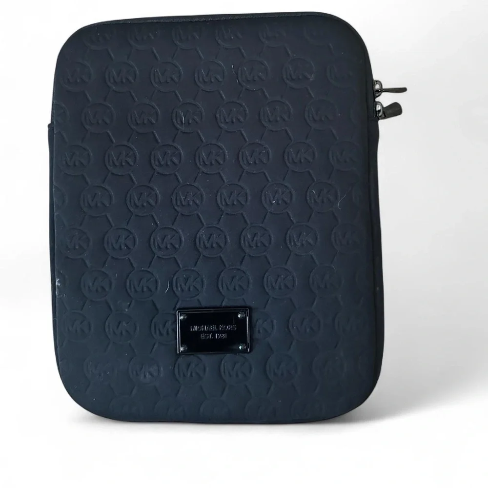 MICHAEL KORS ELECTRONICS BLACK NEOPRENE MK LOGO IPAD TABLET CASE COVER,SLEEVE